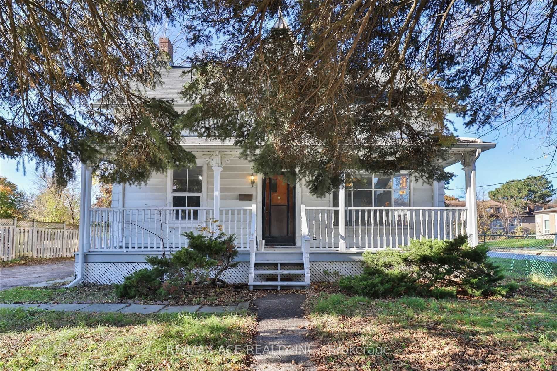 62 Church St S