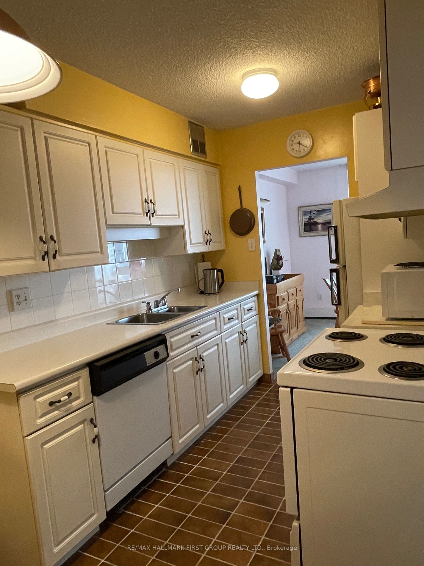 1210 Radom Street, #910