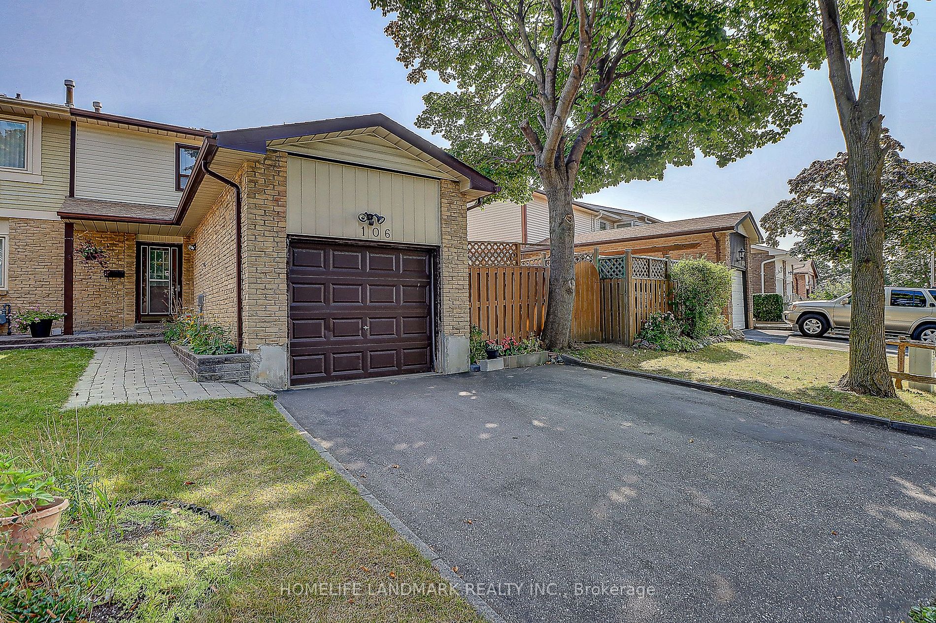 106 Red River Crescent E