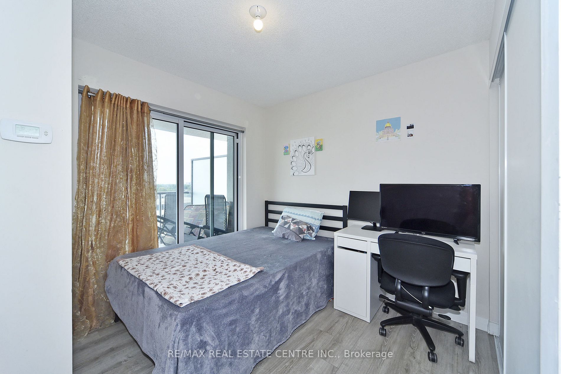 2152 Lawrence Ave E, #808