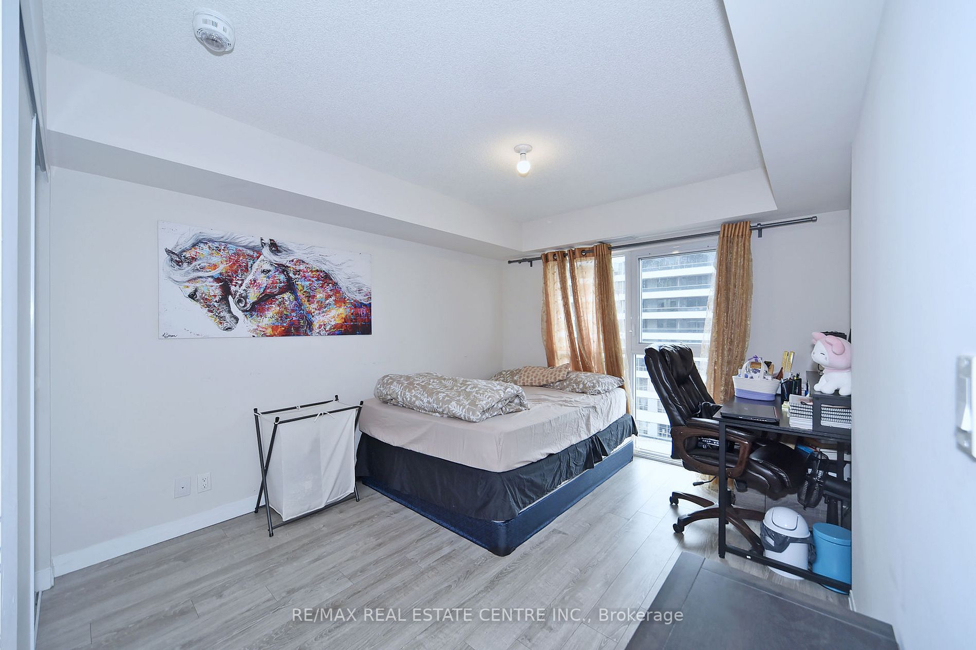 2152 Lawrence Ave E, #808