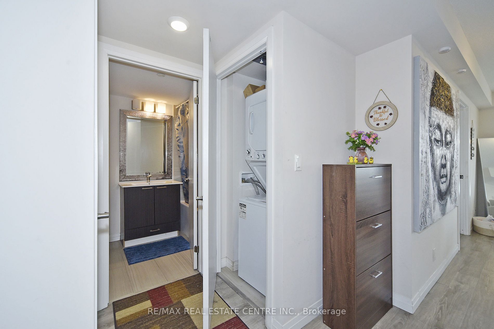 2152 Lawrence Ave E, #808