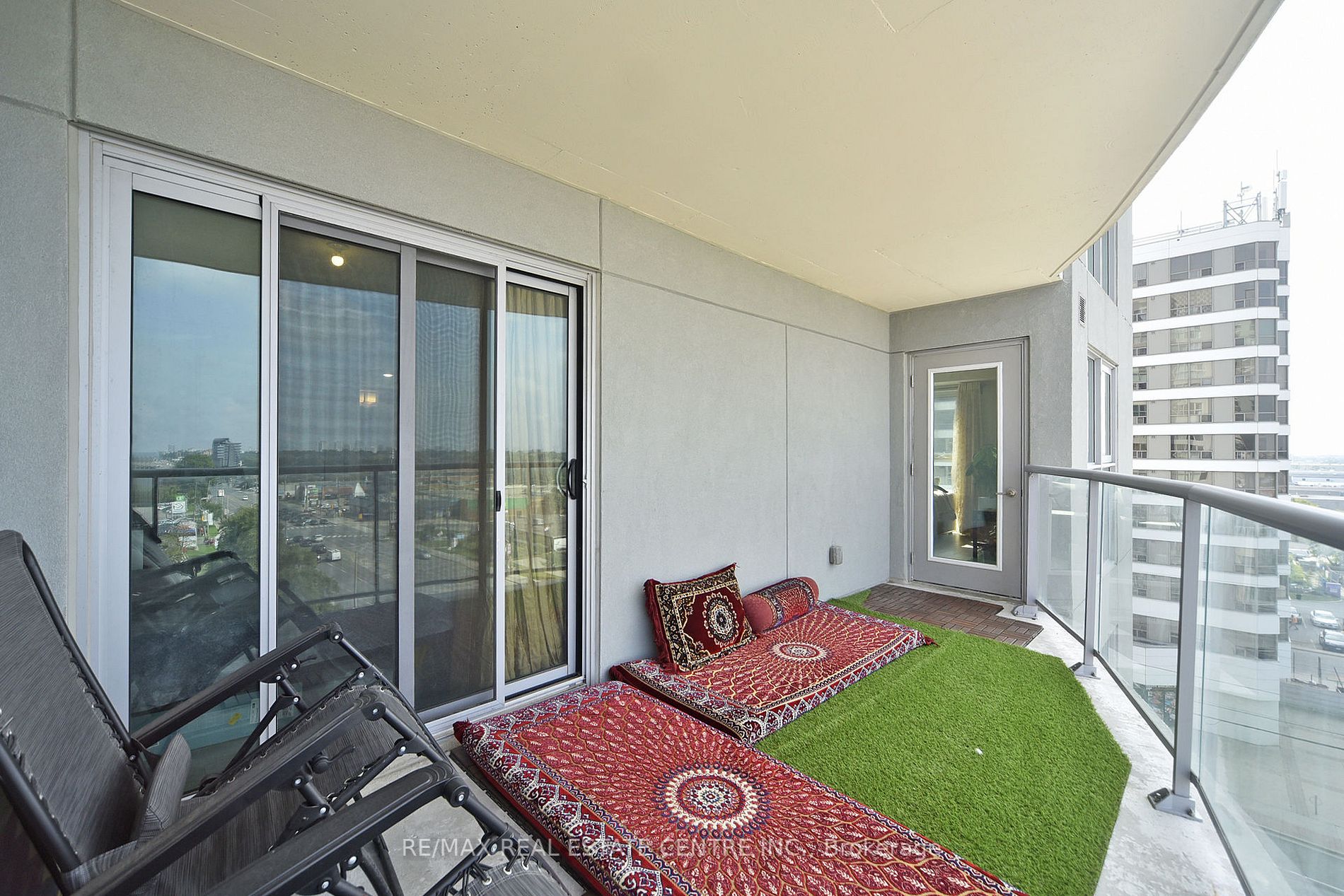 2152 Lawrence Ave E, #808