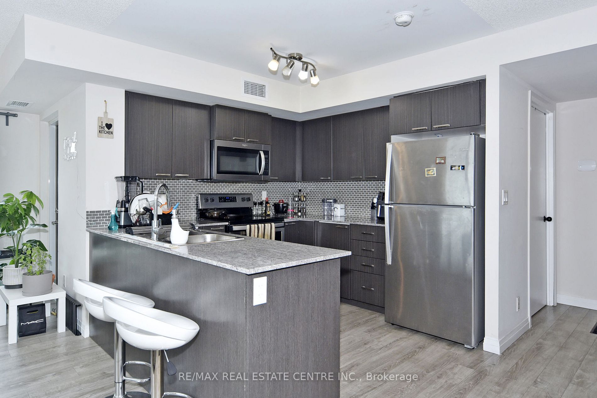 2152 Lawrence Ave E, #808