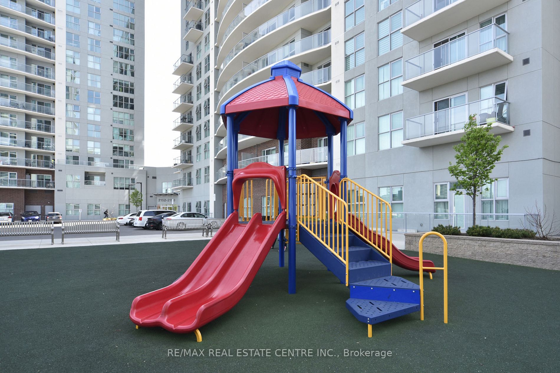 2152 Lawrence Ave E, #808