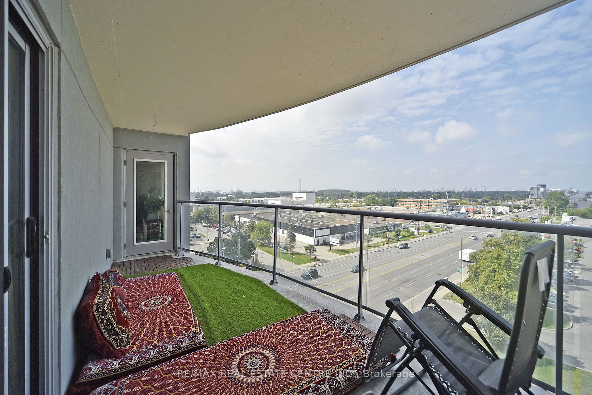 2152 Lawrence Ave E, #808