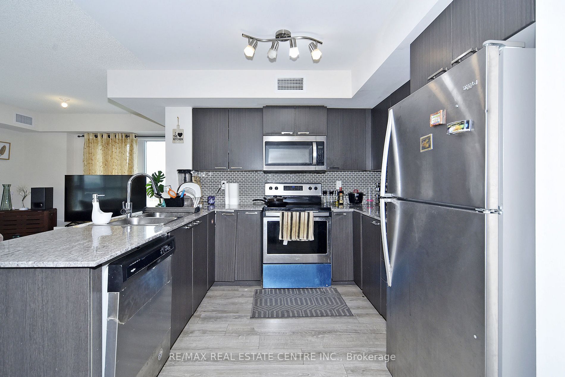 2152 Lawrence Ave E, #808
