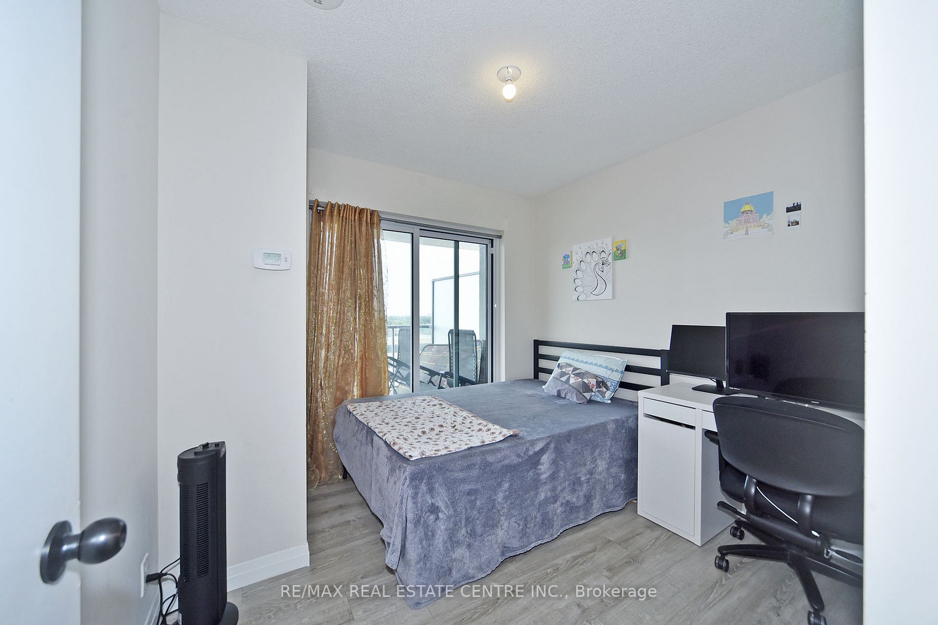 2152 Lawrence Ave E, #808
