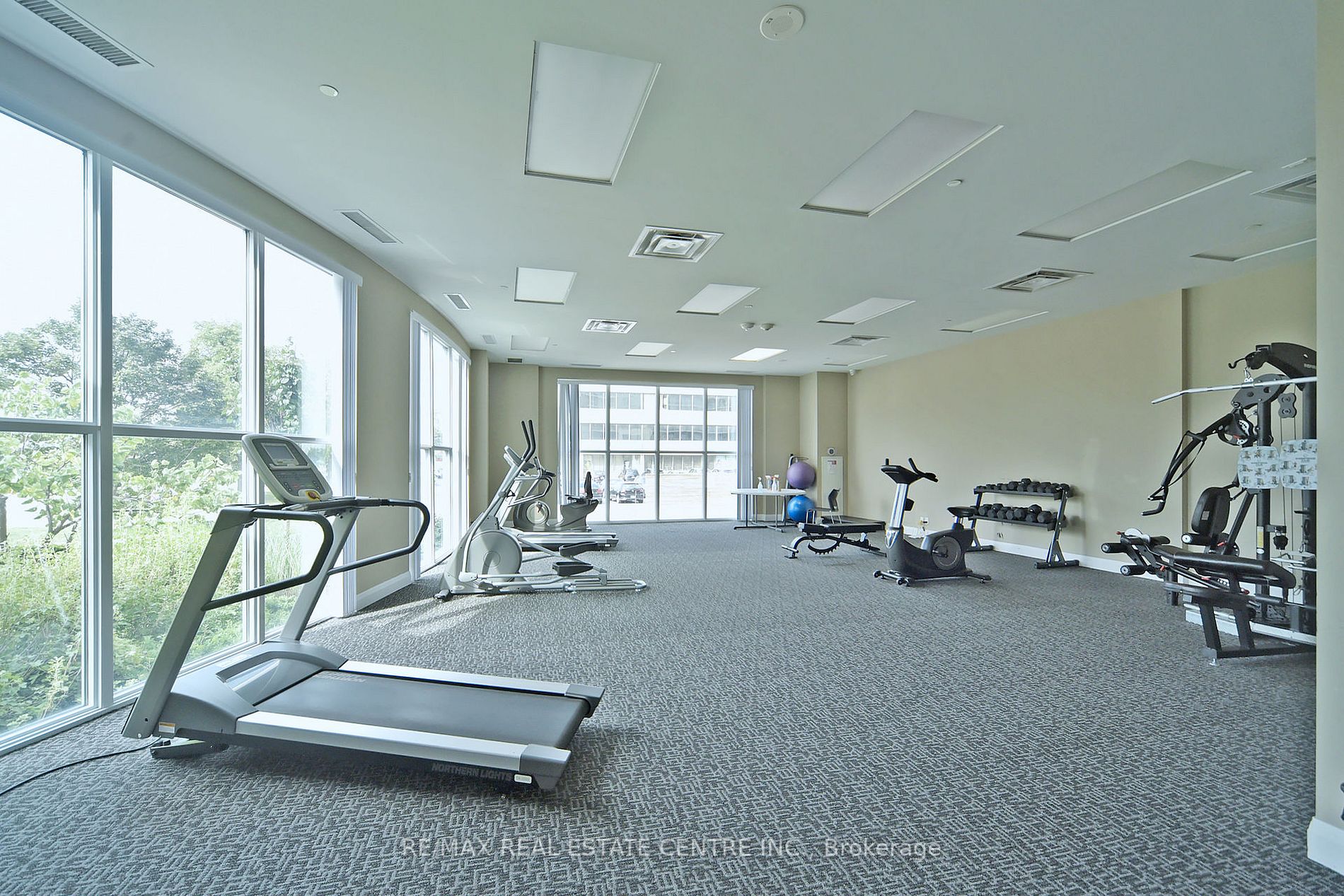 2152 Lawrence Ave E, #808