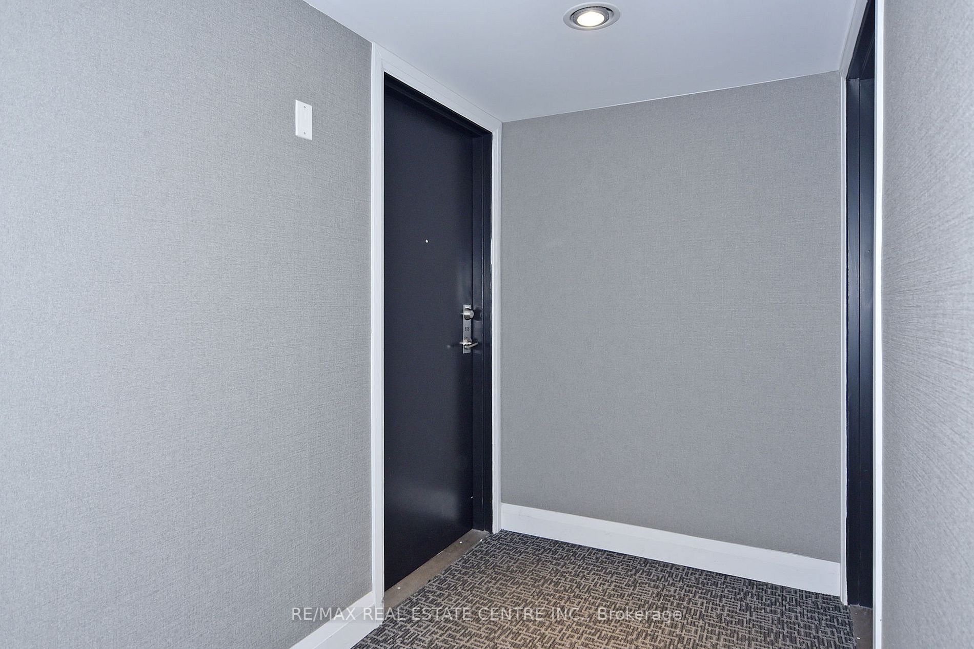 2152 Lawrence Ave E, #808