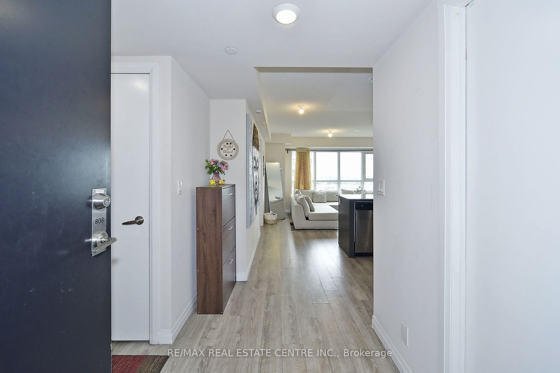 2152 Lawrence Ave E, #808