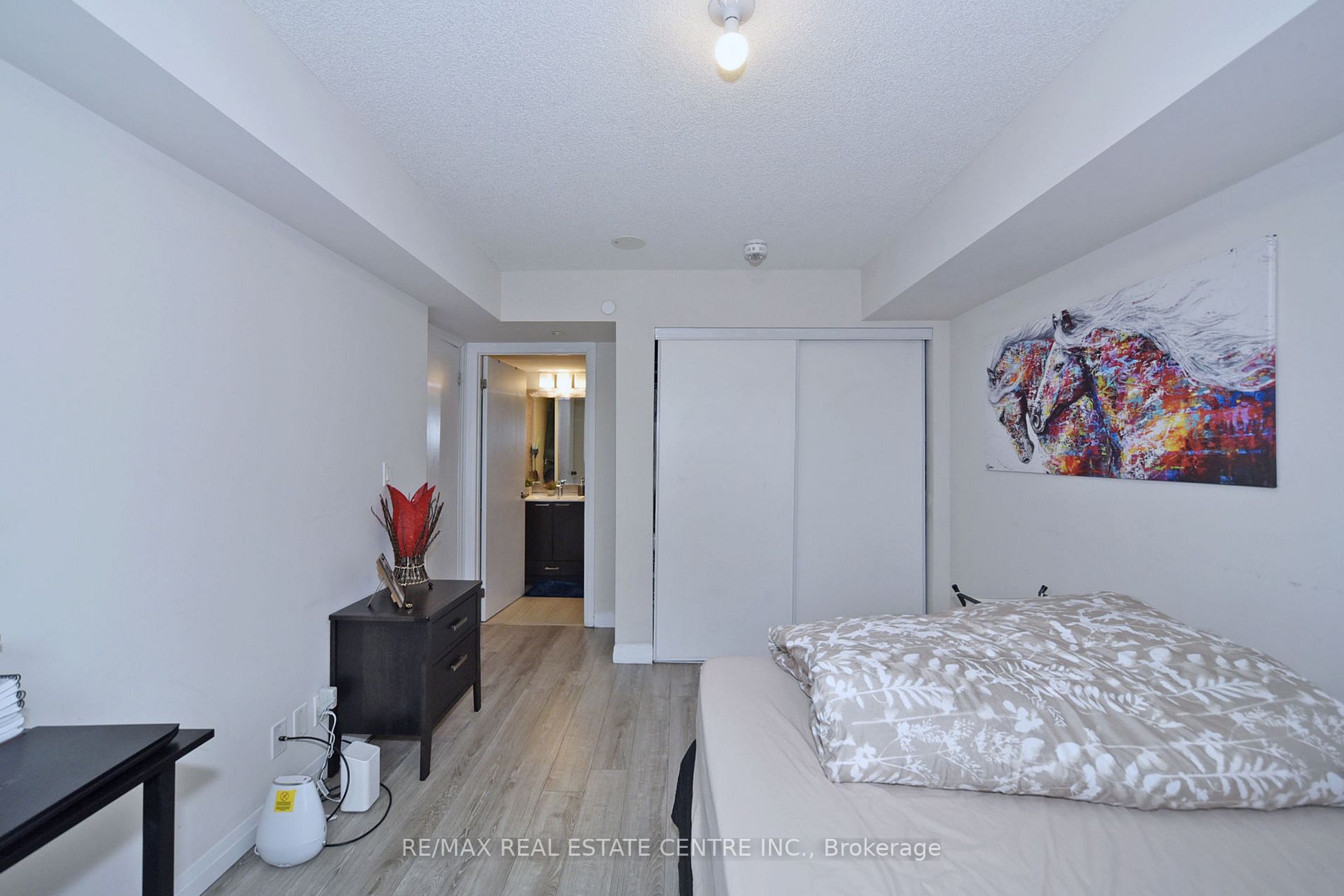 2152 Lawrence Ave E, #808