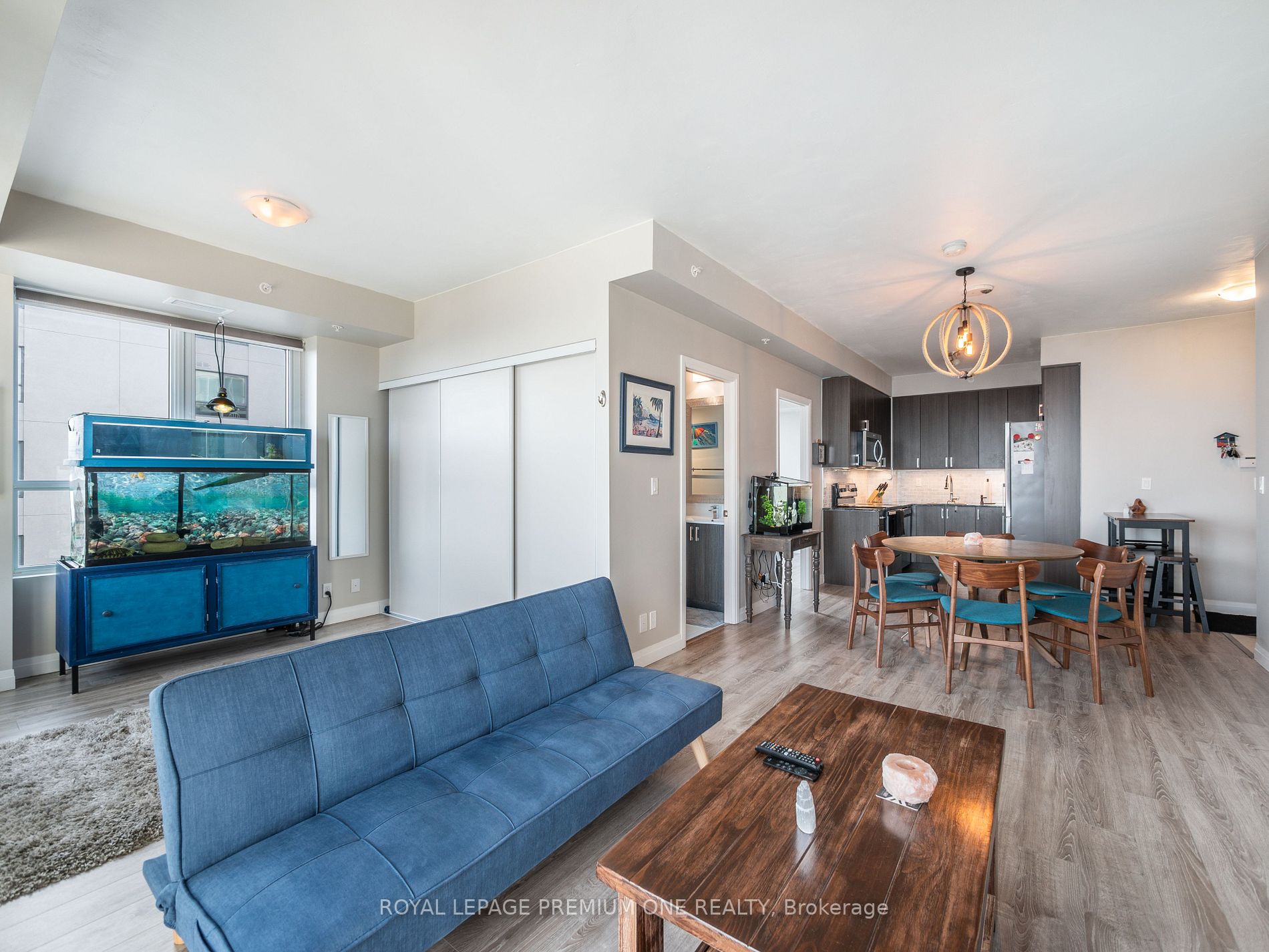 22 East Haven Dr, #1001
