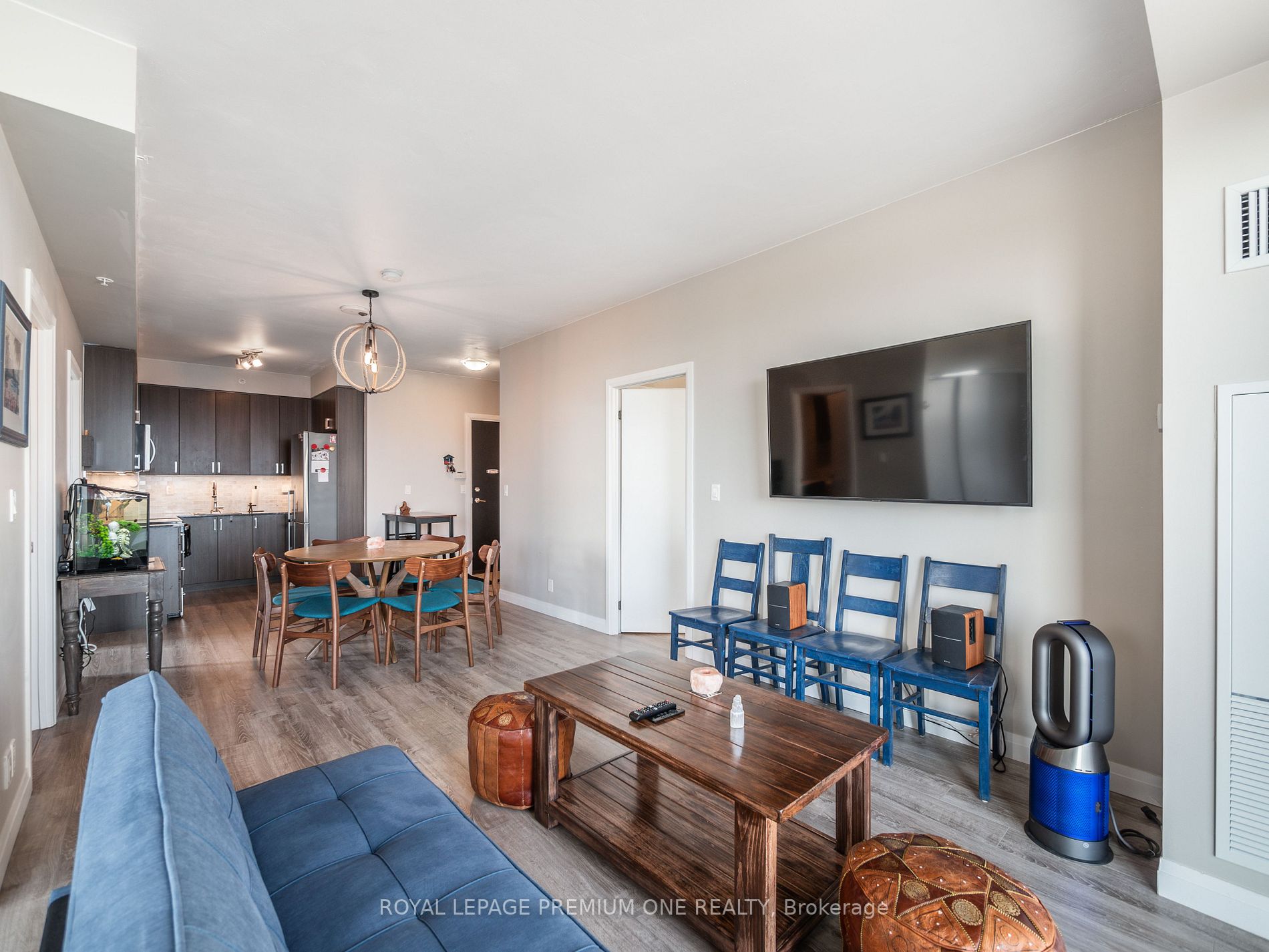 22 East Haven Dr, #1001