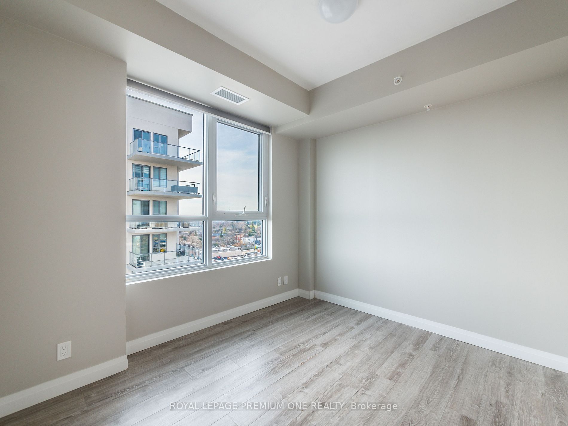 22 East Haven Dr, #1001