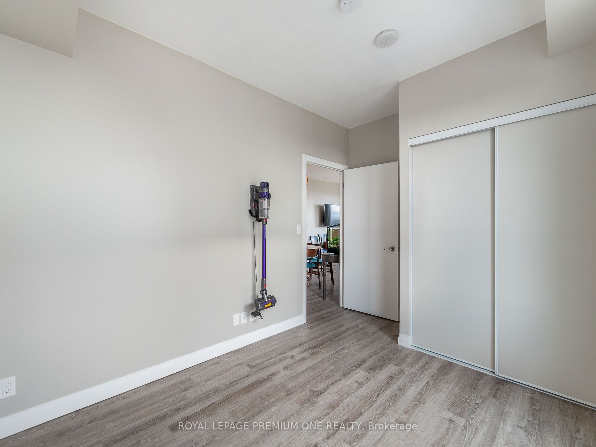 22 East Haven Dr, #1001