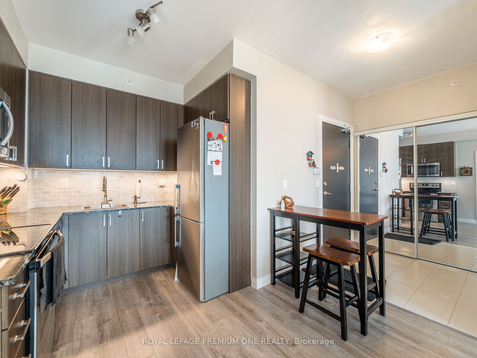 22 East Haven Dr, #1001