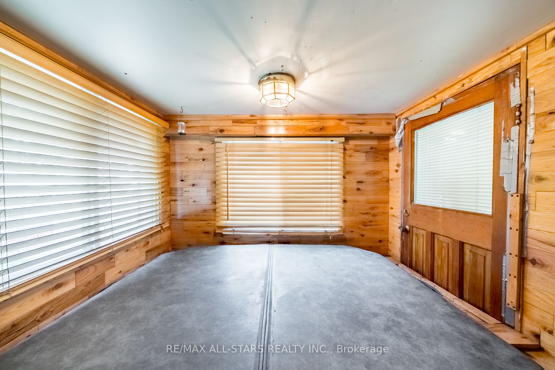 1214 Highway 7A Rd