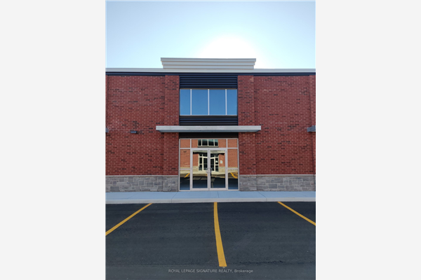 462 Taunton Rd W, Oshawa