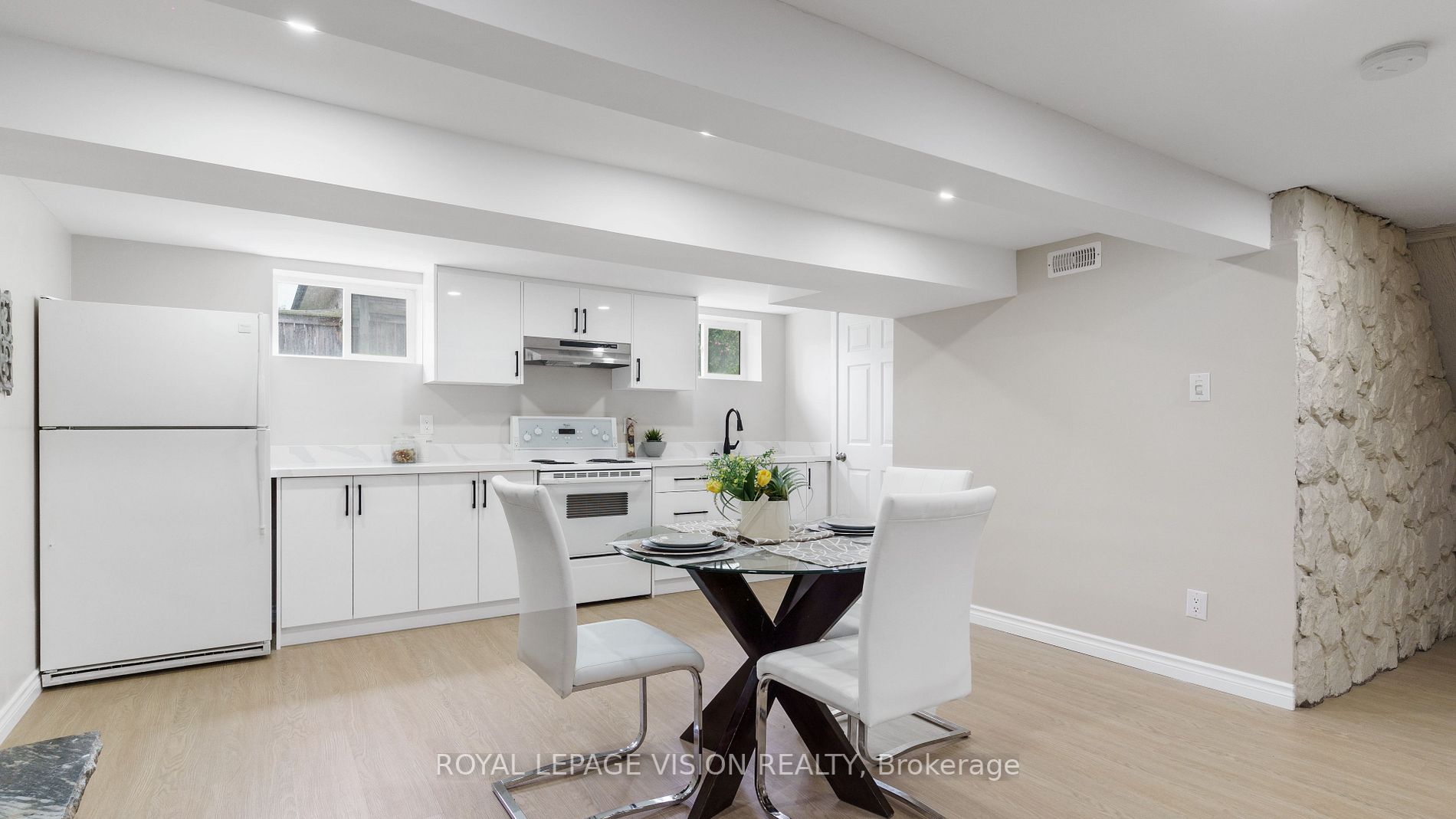 255 Darcy St