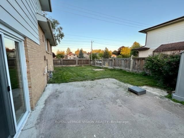 255 Darcy St