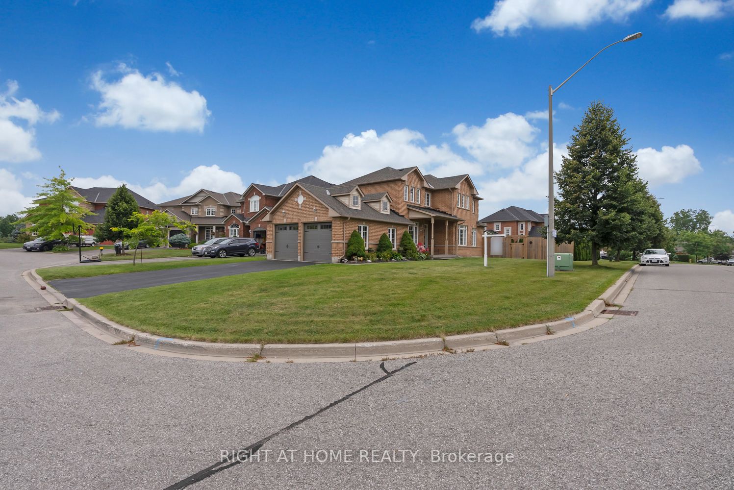 23 Don Morris Crt