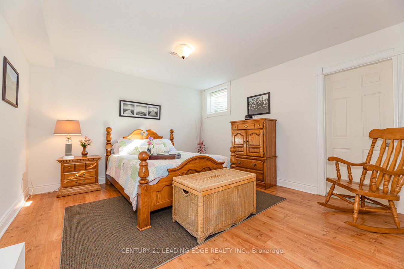 7 Clyde Crt