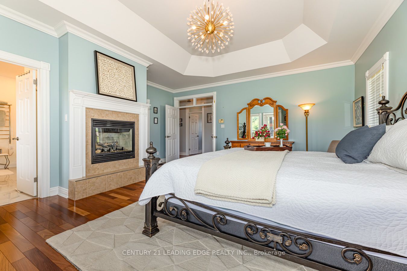 7 Clyde Crt