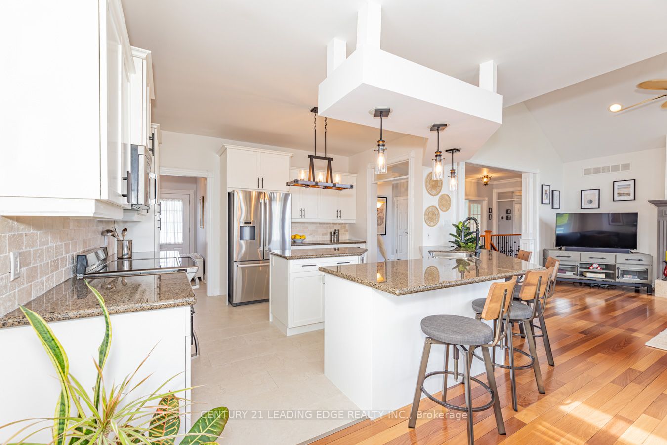 7 Clyde Crt