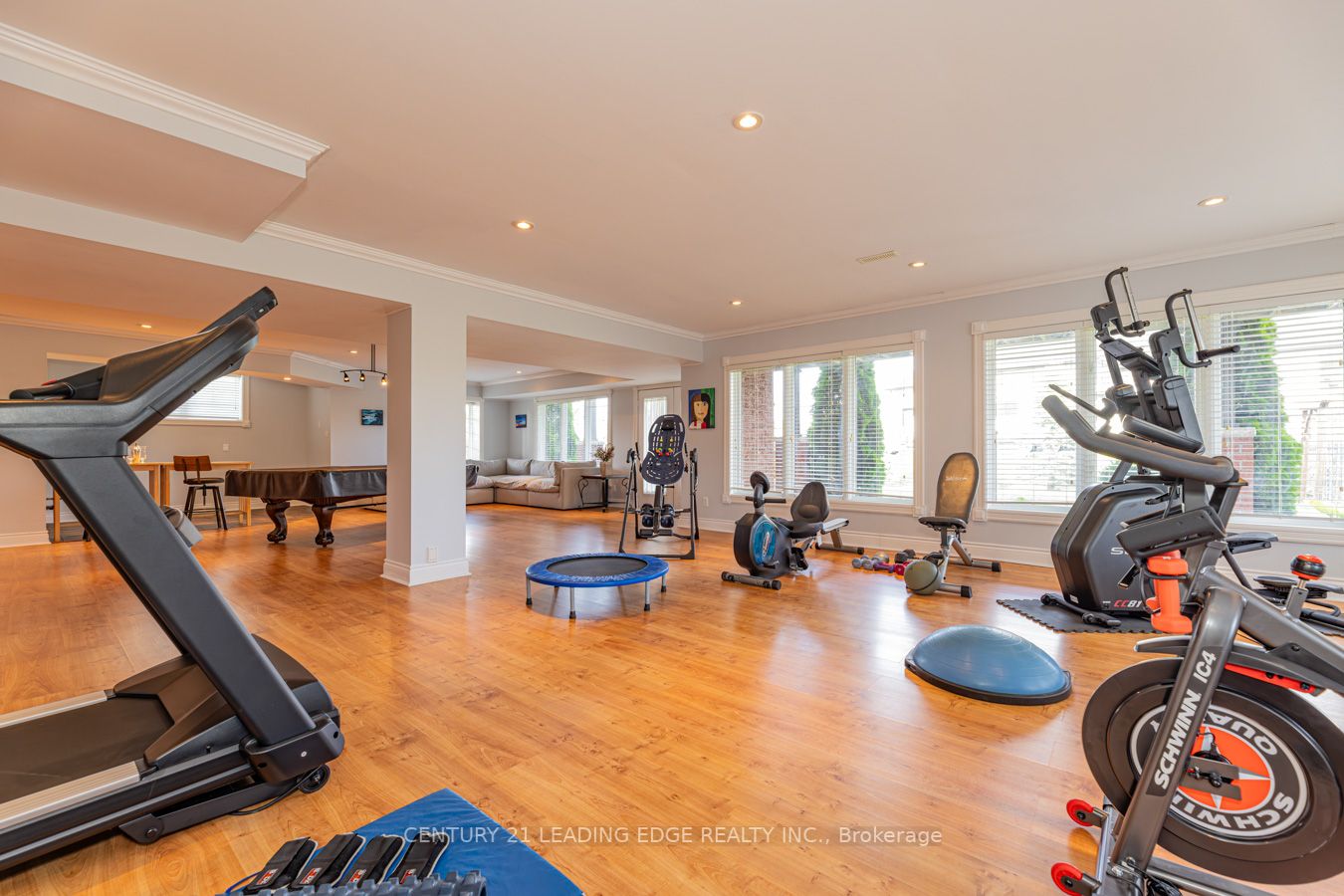 7 Clyde Crt