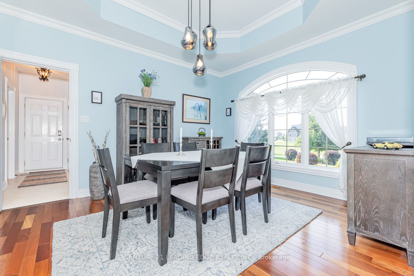 7 Clyde Crt