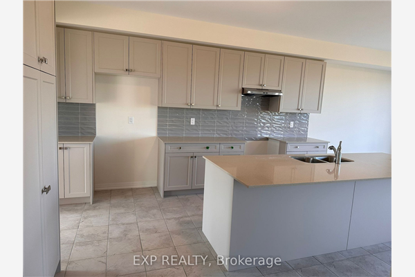 1162 Skyridge Blvd Blvd N, Pickering