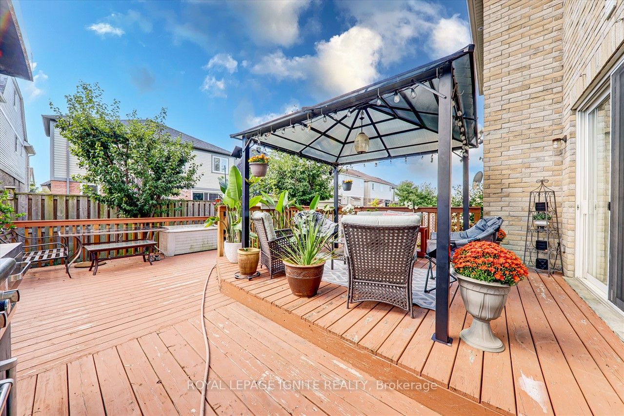 11 Barnfield Cres