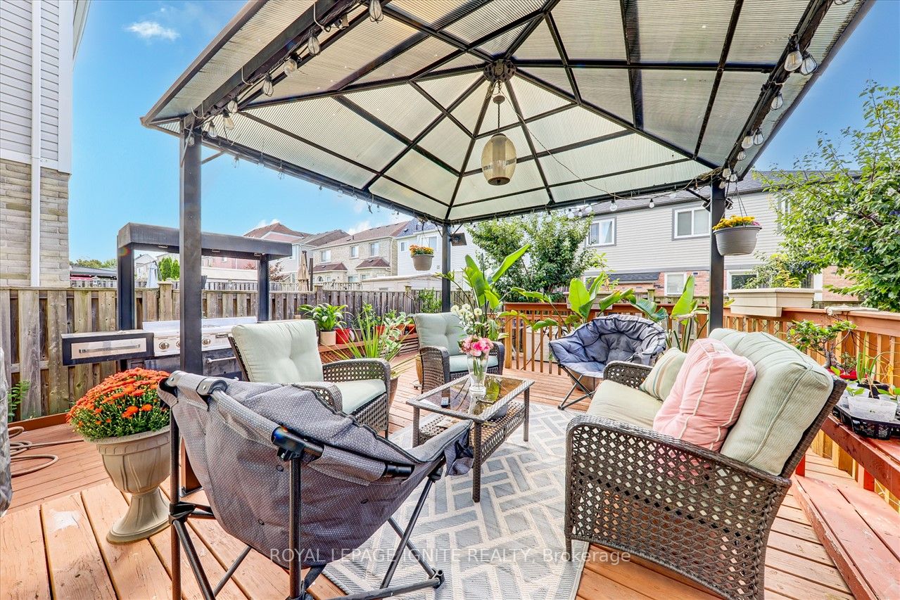 11 Barnfield Cres