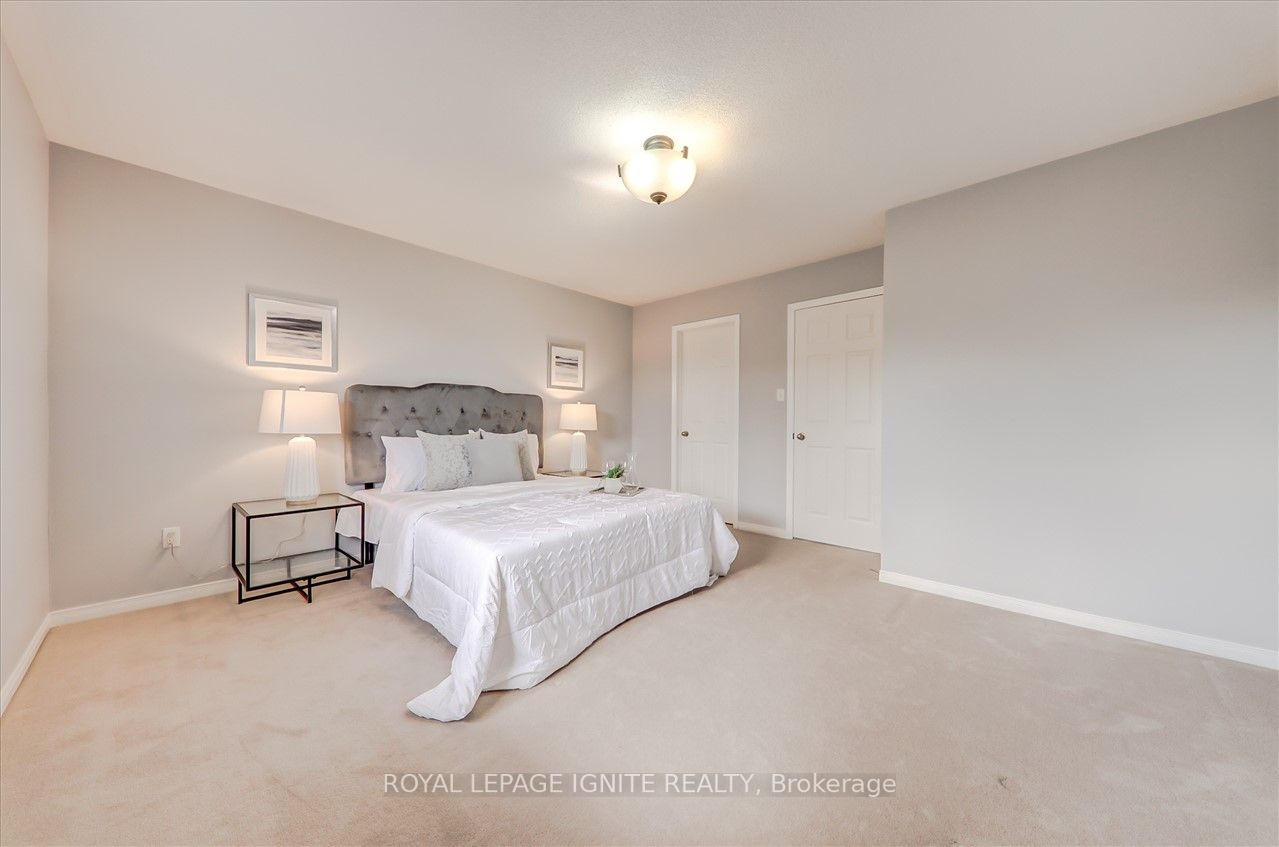 11 Barnfield Cres