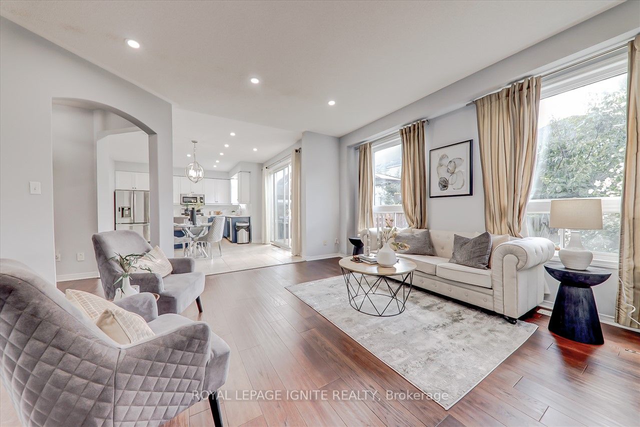 11 Barnfield Cres