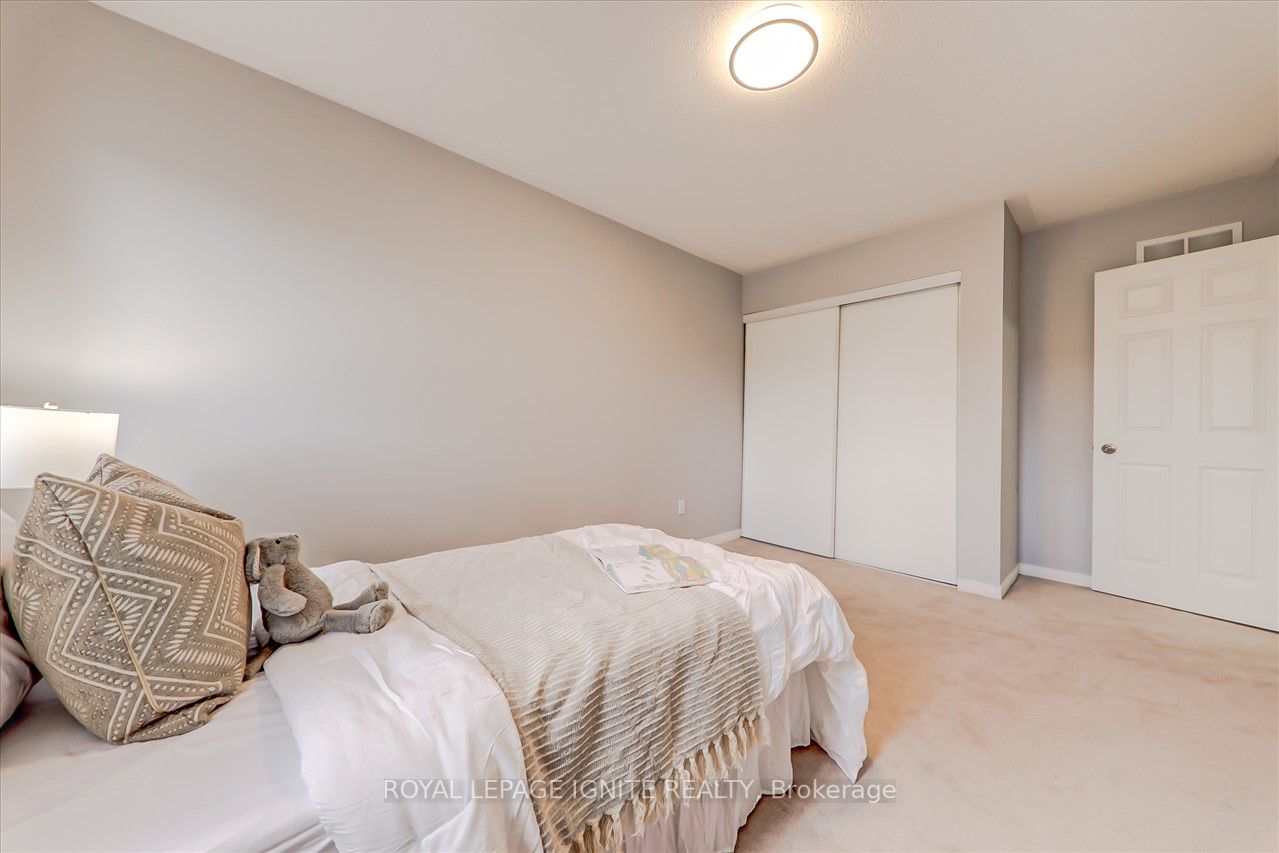 11 Barnfield Cres