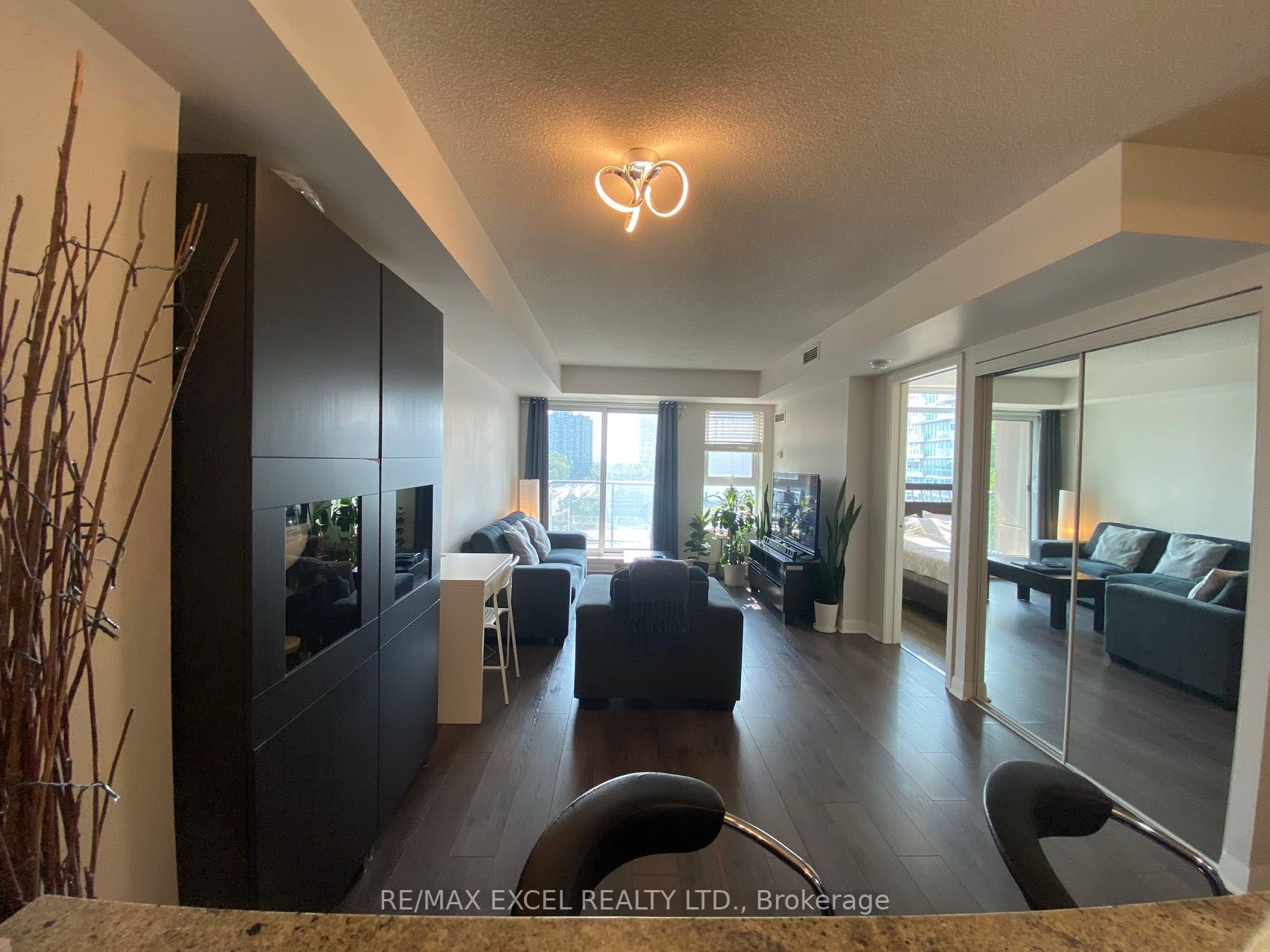 190 Borough Dr, #809