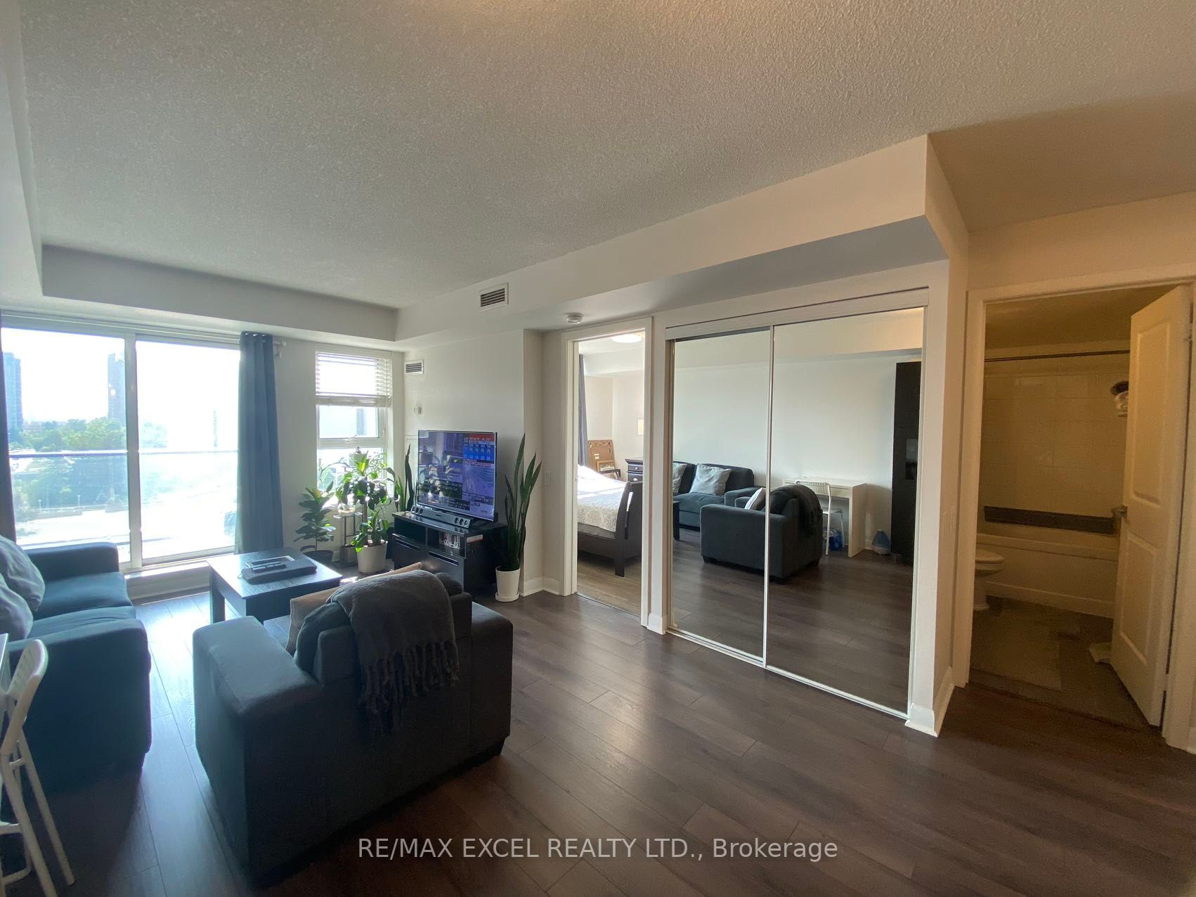 190 Borough Dr, #809