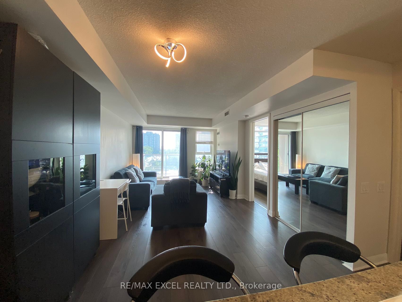 190 Borough Dr, #809