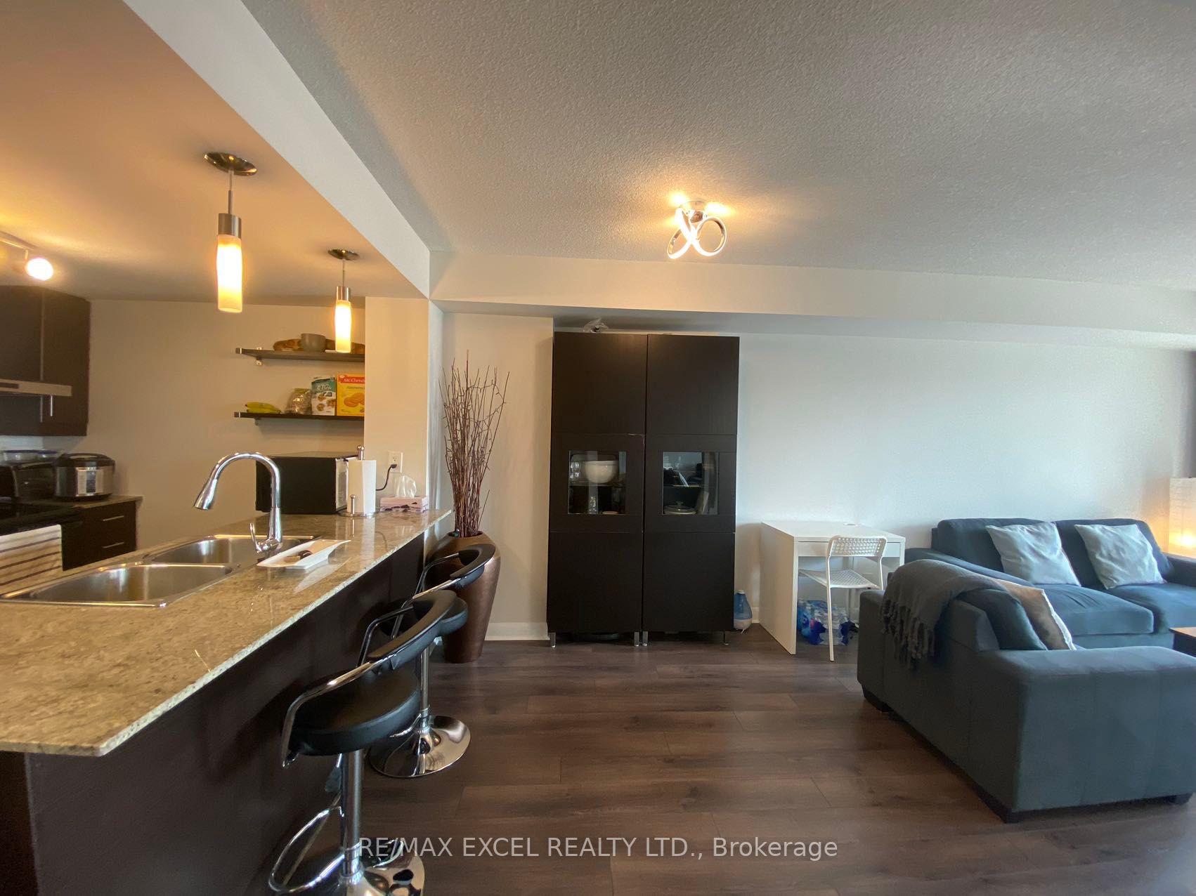 190 Borough Dr, #809