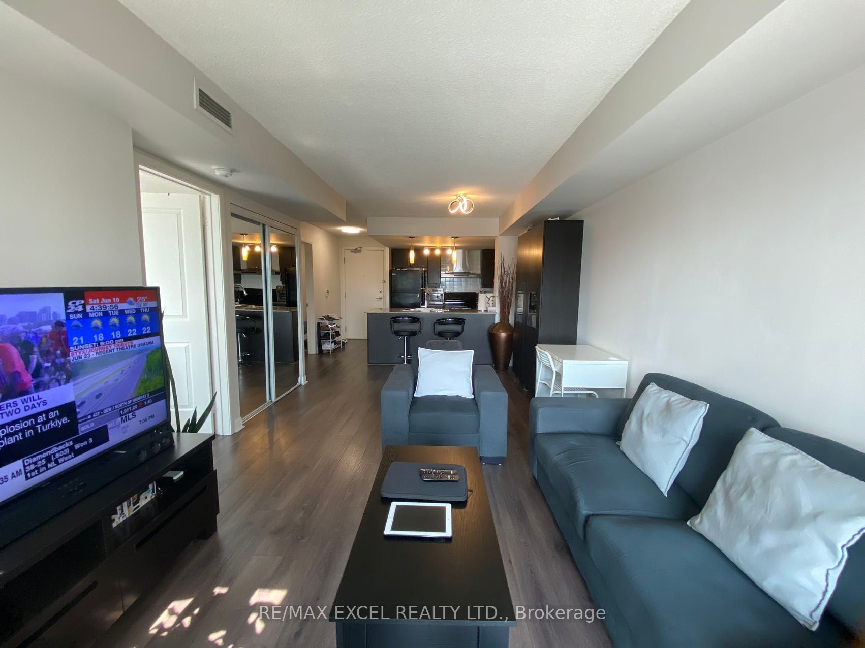 190 Borough Dr, #809