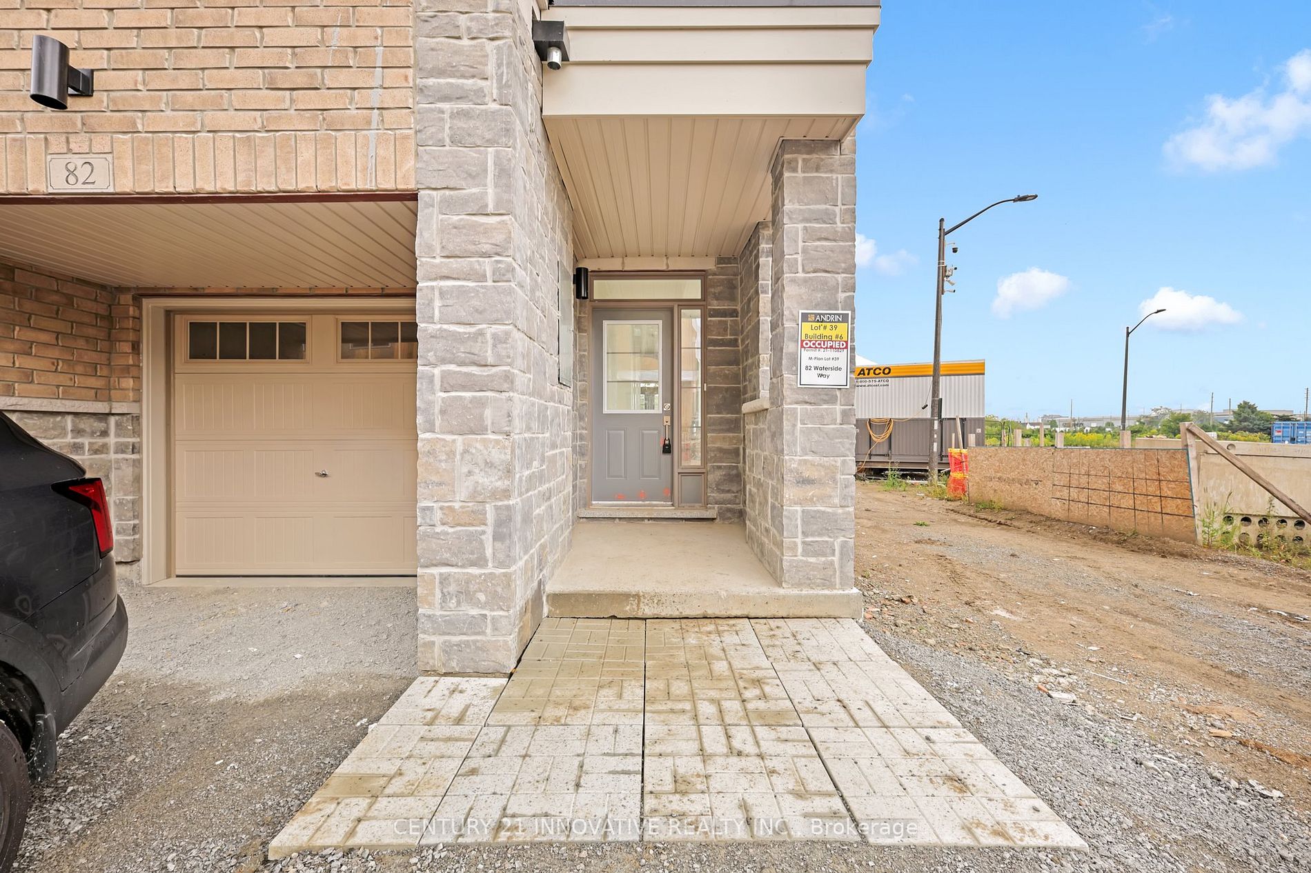 82 Waterside Way