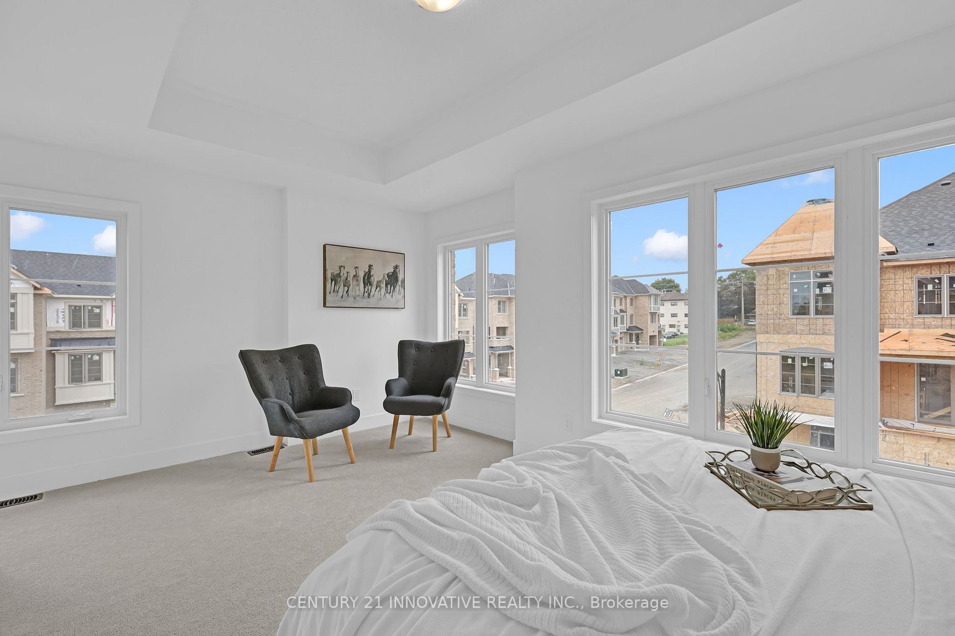 82 Waterside Way