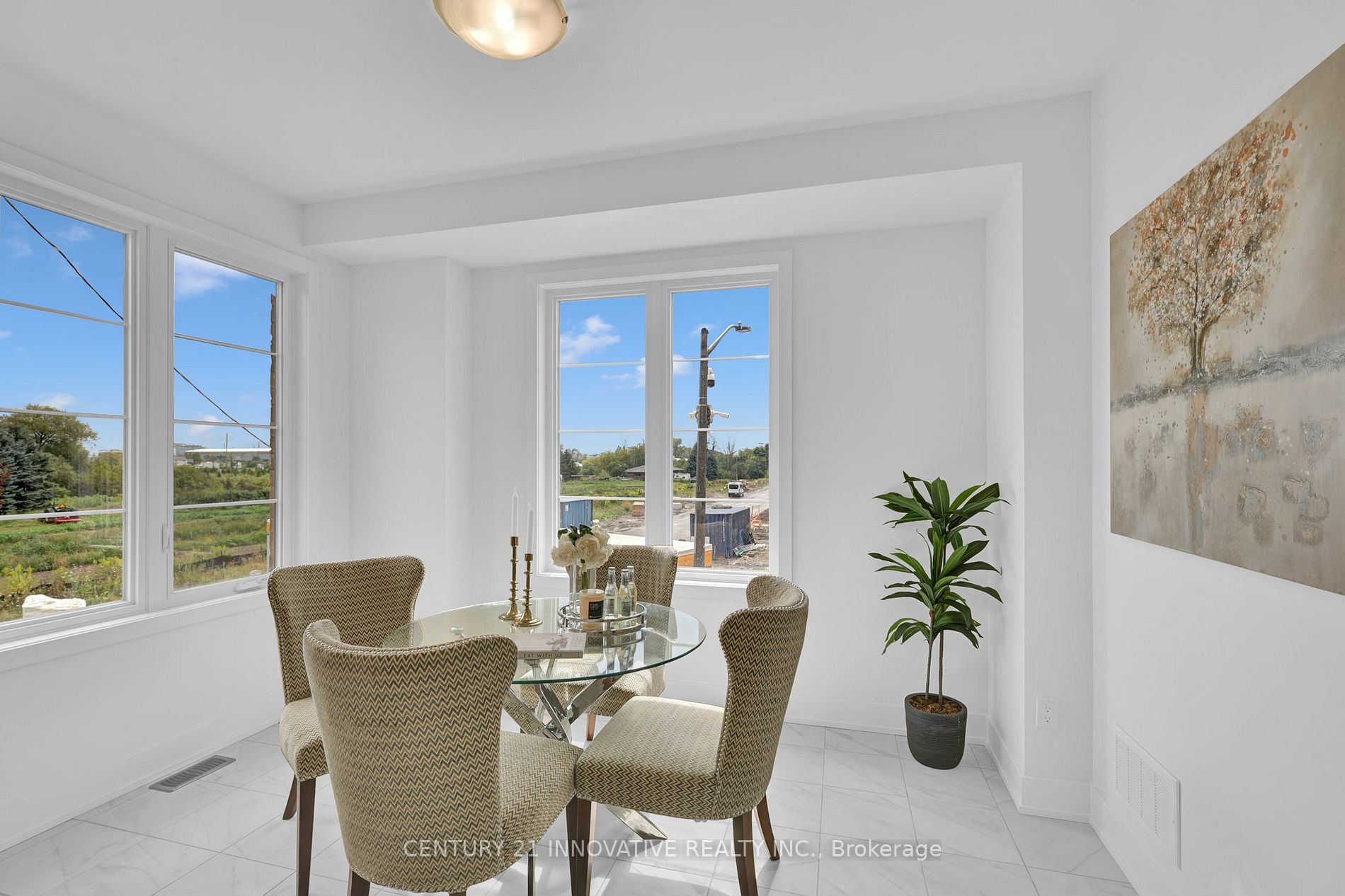 82 Waterside Way