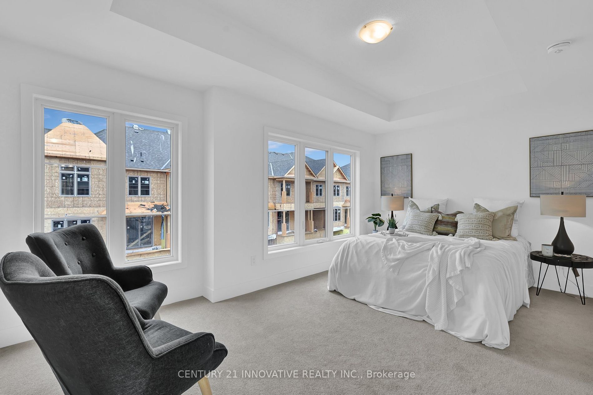 82 Waterside Way