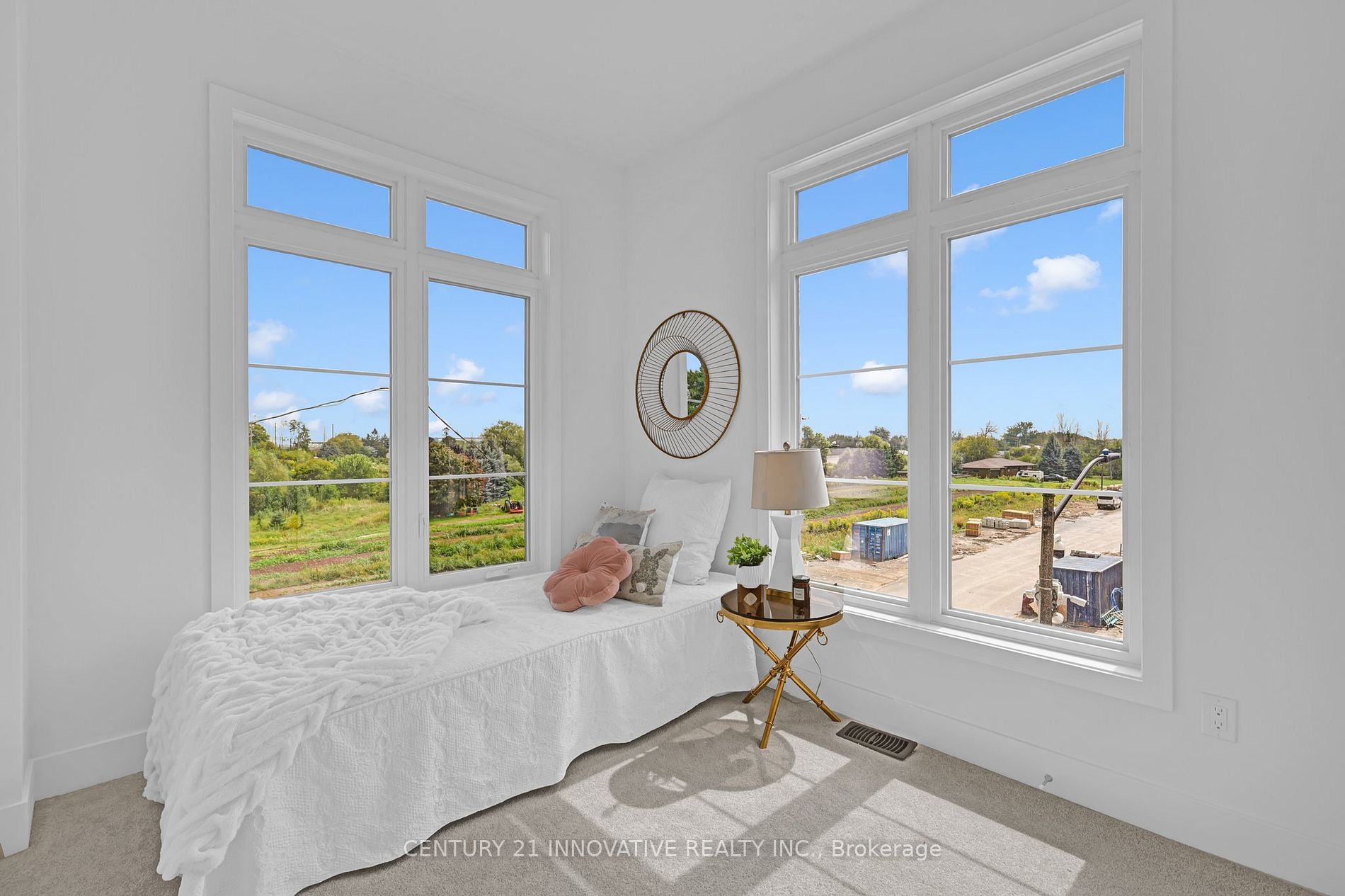 82 Waterside Way