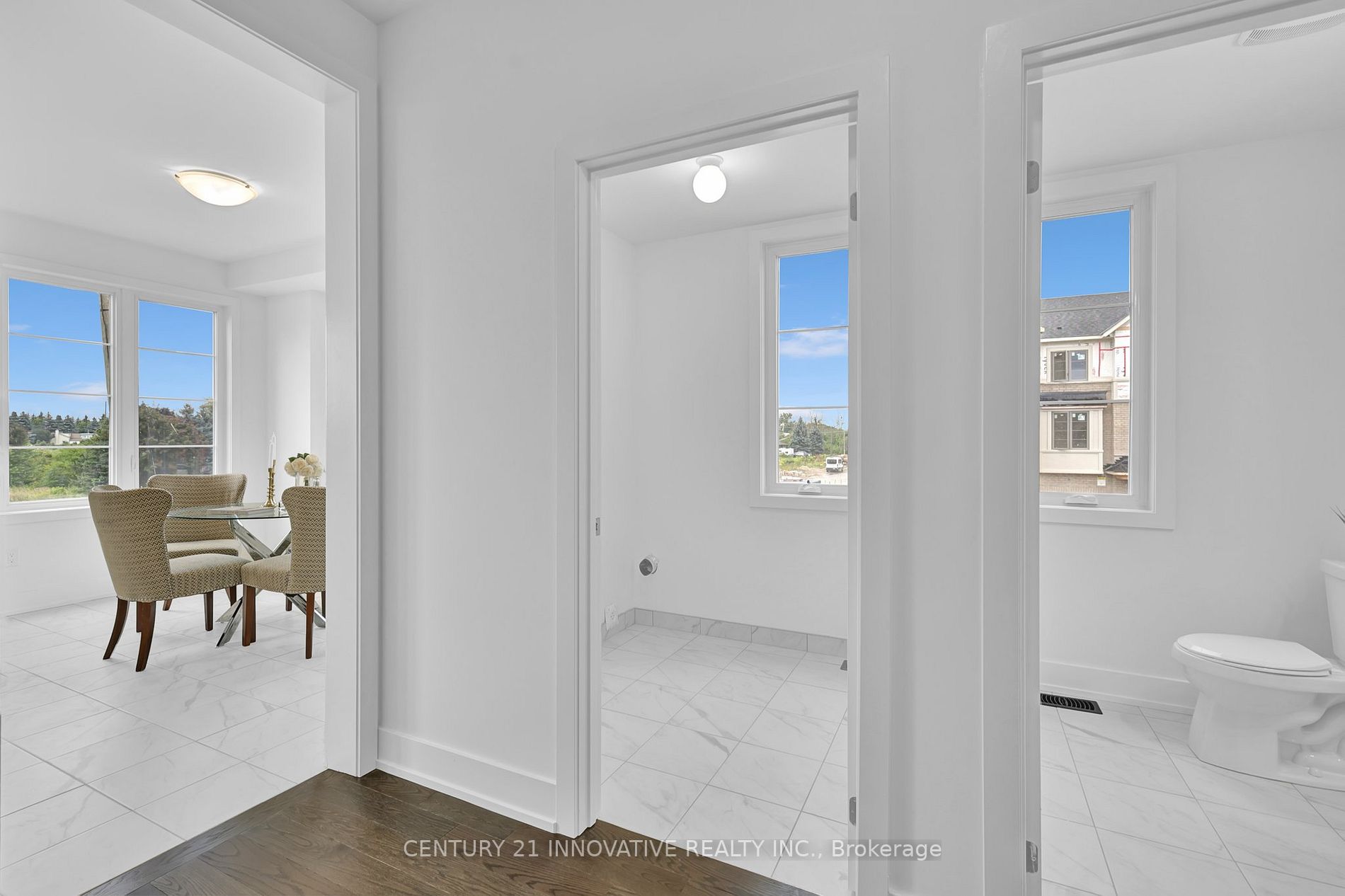 82 Waterside Way
