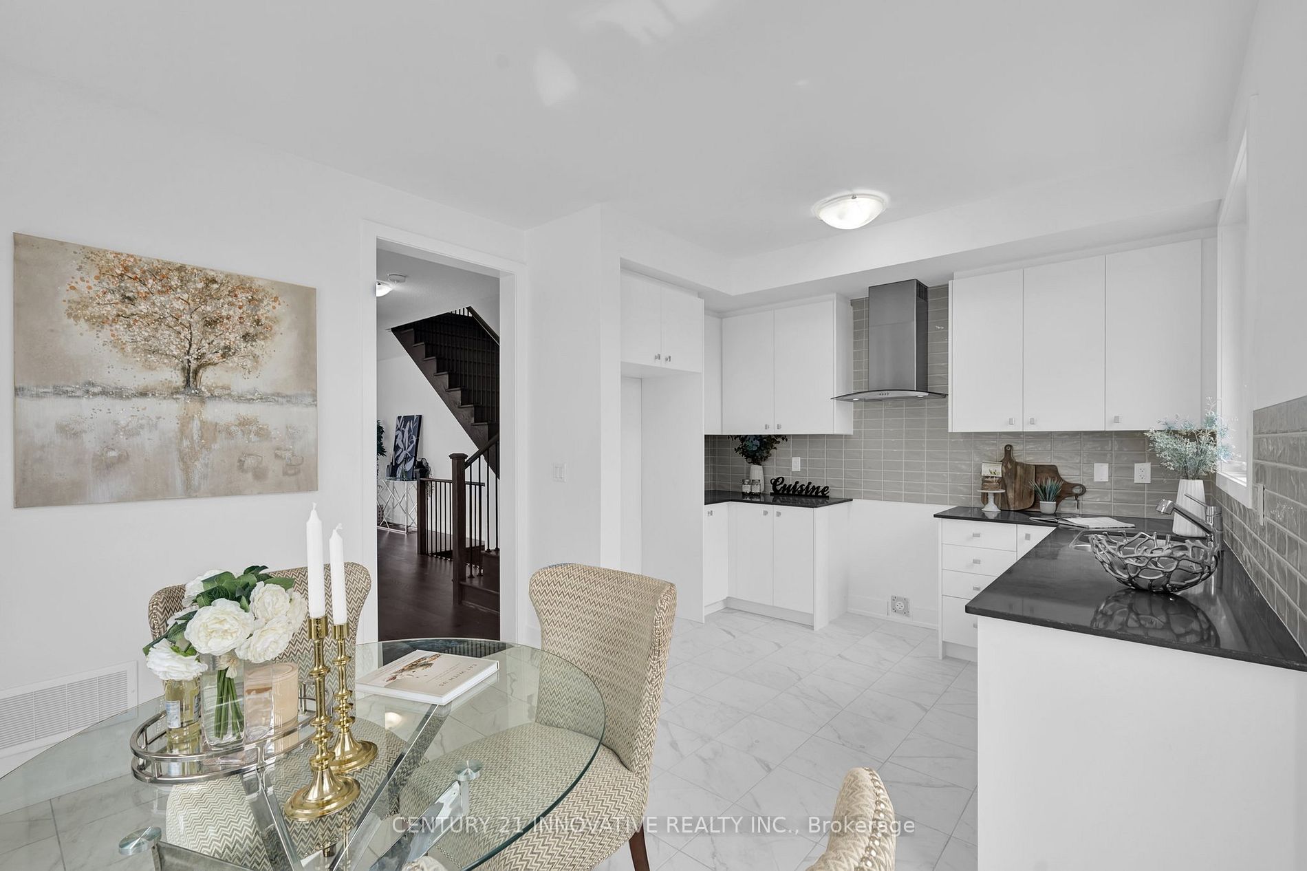 82 Waterside Way