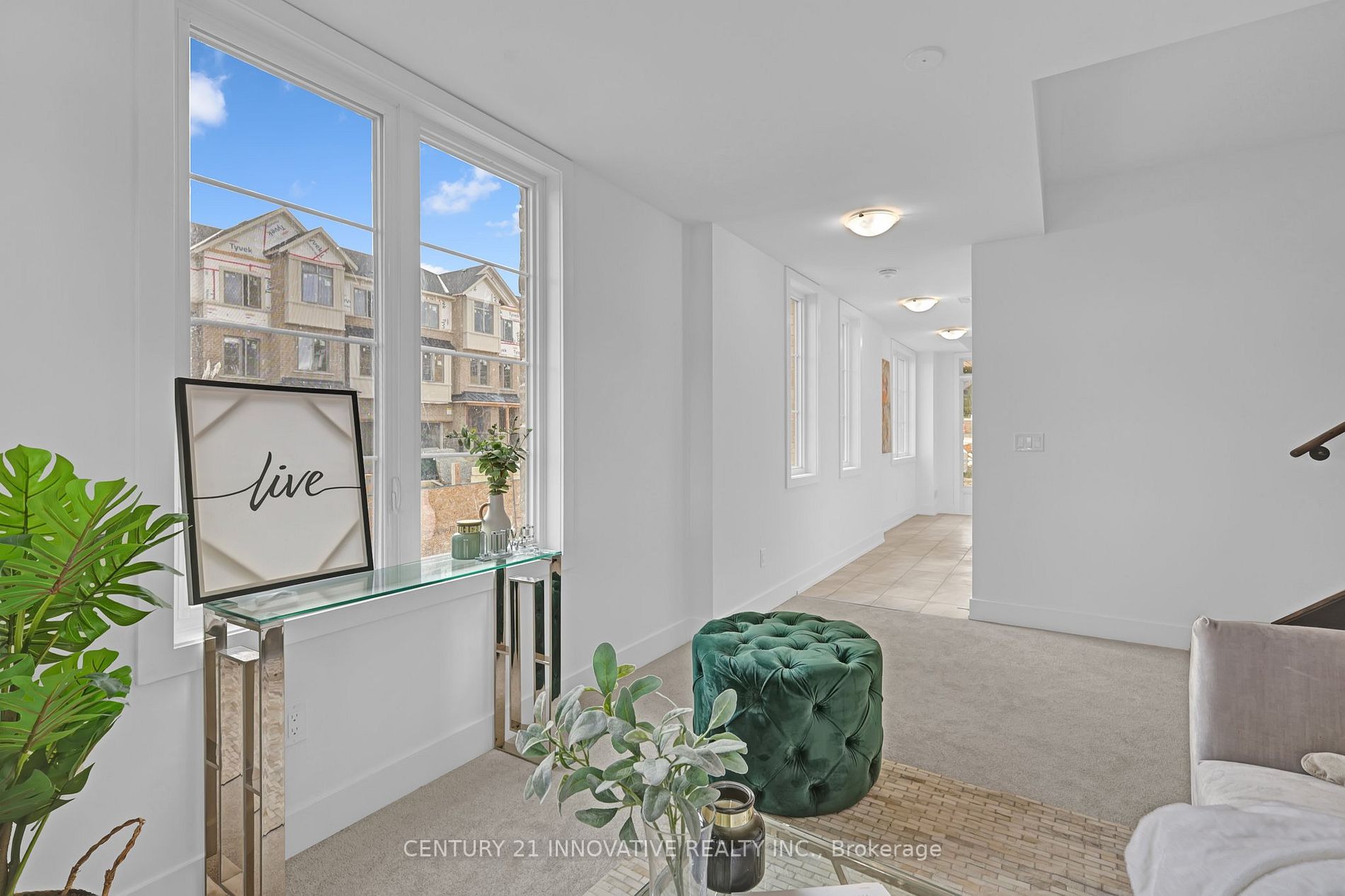 82 Waterside Way